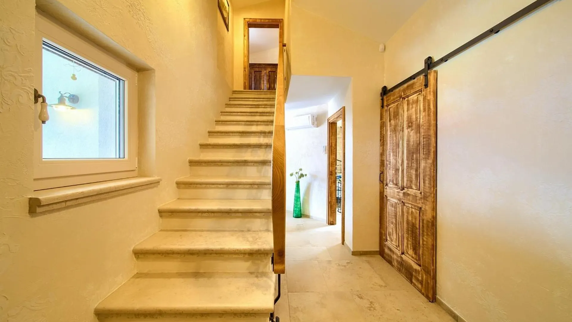Villa Sea Queen Silo