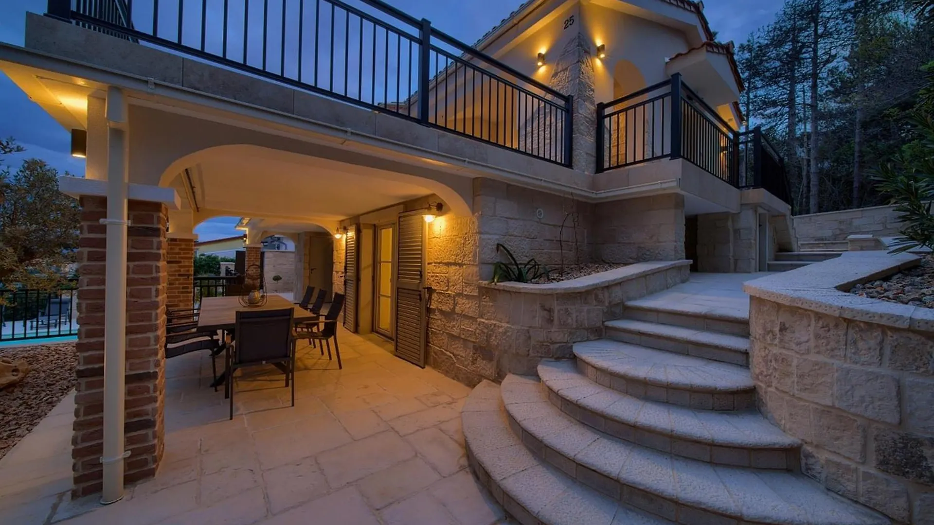 Villa Sea Queen Silo